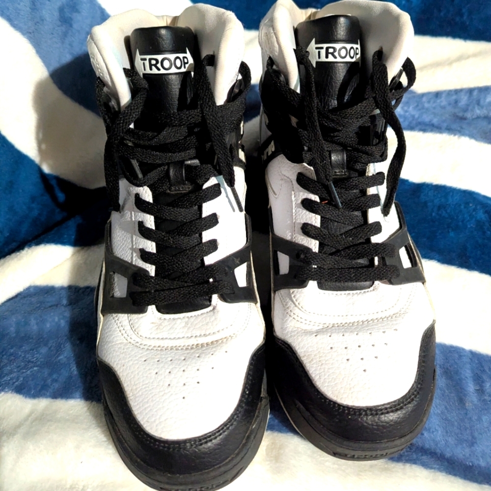 World Of Troop Delta 20 High-Top Sneakers in Black and White